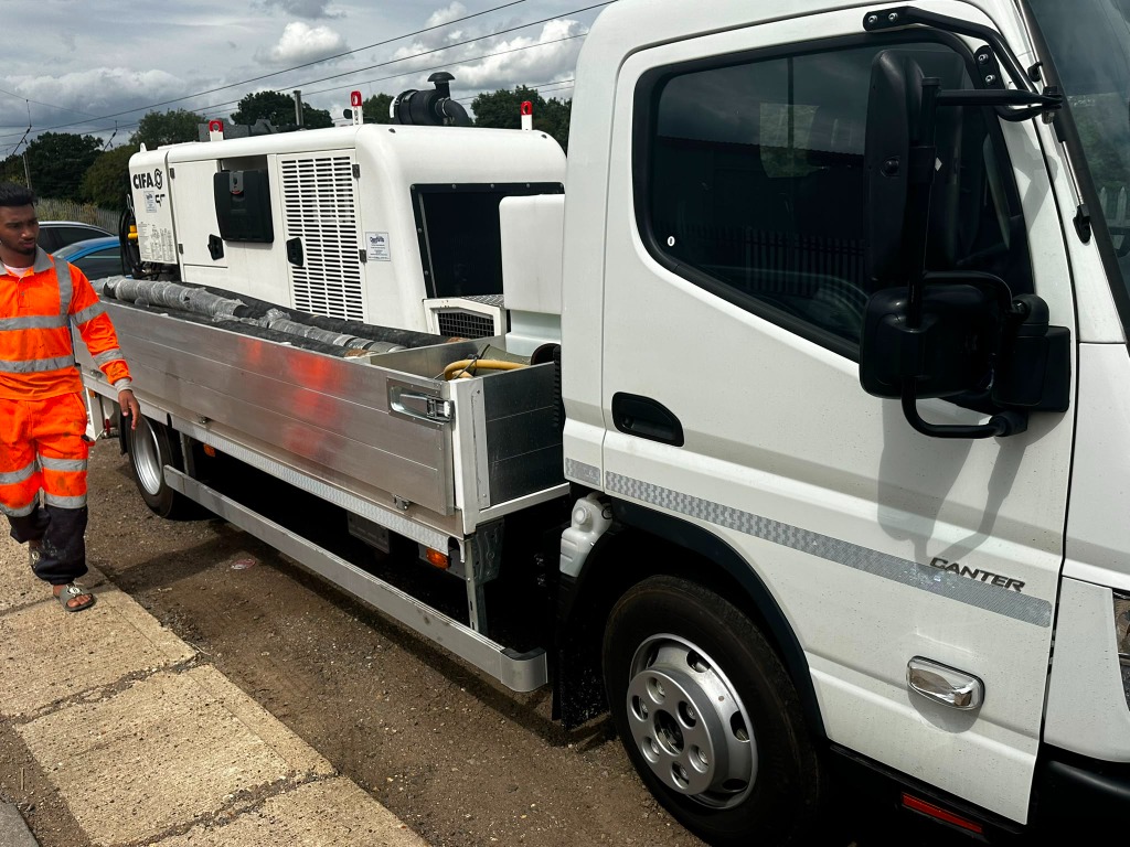 Mitsubishi Fuso Pump Cleanout & Hopper - Concrete Pump Hire Hatfield